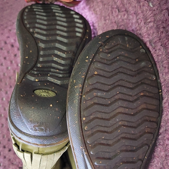 Boots - Picture 5 of 9